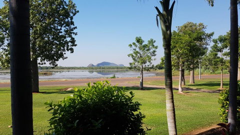 Lakeview Apartments - Whitsundays Accommodation 2