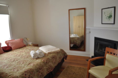 Lambert Estate Retreat - Whitsundays Accommodation 3