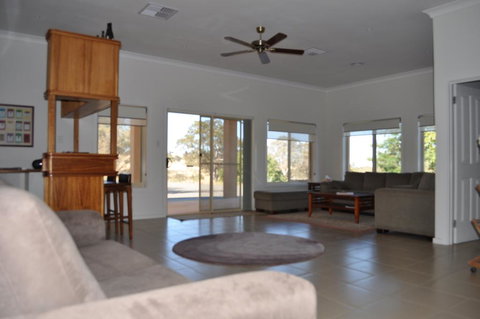 Lambert Estate Retreat - Whitsundays Accommodation 2