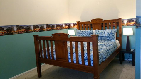 Large 6-Bedroom House With Wifi & Netflix Close To Singleton CBD Hunter Valley - Whitsundays Accommodation 3