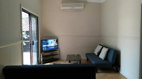 Large 6-Bedroom House With Wifi & Netflix Close To Singleton CBD Hunter Valley - Whitsundays Accommodation 1