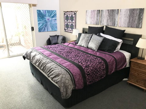 Large Family Home - Whitsundays Accommodation 1