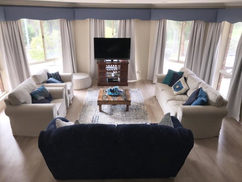 Large Family Home - Whitsundays Accommodation 0