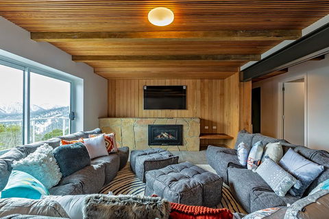 Le Chalets - Whitsundays Accommodation 1