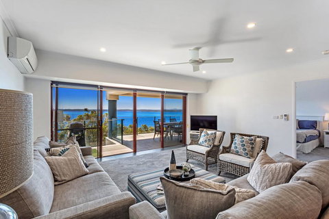 Le Vogue, Unit 22, 16 Magnus Street - Whitsundays Accommodation 0