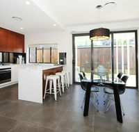Lewis Street Apartments by Kirsten Serviced Accommodation - Whitsundays Accommodation