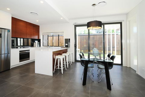Lewis Street Apartments By Kirsten Serviced Accommodation - Whitsundays Accommodation 0
