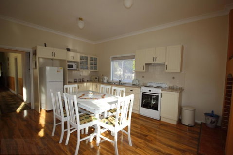 Lilac Cottage - Whitsundays Accommodation 3