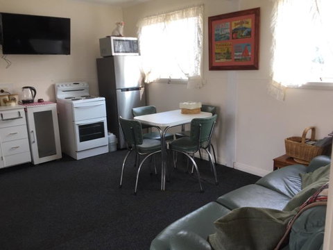 Lillydale Farm Accommodation Greenacres - Whitsundays Accommodation 2