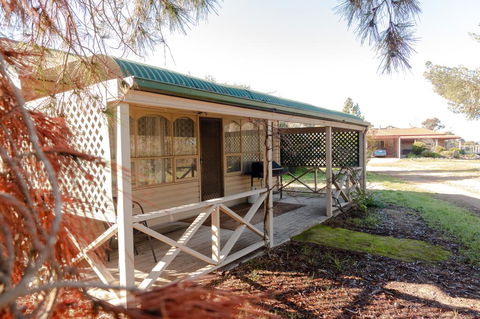 Limestone Cottage - Whitsundays Accommodation 0