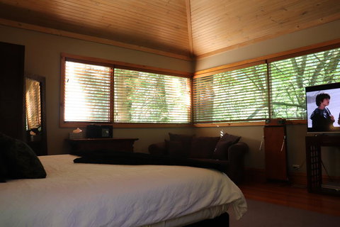 Linden Gardens Rainforest Retreat - Whitsundays Accommodation 1
