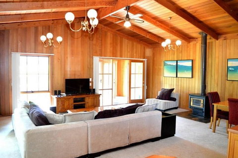 Lisieux - Whitsundays Accommodation 1