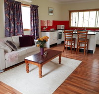 Lucky Mountain Cottage - Whitsundays Accommodation