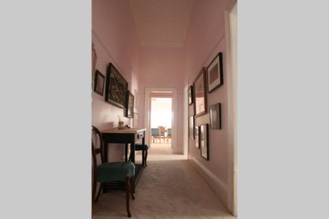 Lucys Artist Cottage - Whitsundays Accommodation 2