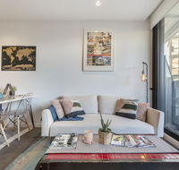 LUXURIOUS RIVERSIDE RESORT STYLE APARTMENTPOOLSPAGYMROOFTOP WITH CITY VIEWS - Whitsundays Accommodation