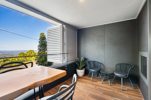 Luxury Hinterland Retreat - Family Suite With Hinterland And Ocean Views - Whitsundays Accommodation 1