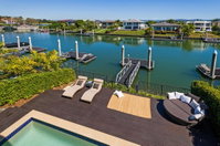 Luxury suite  private living room on waterfront in Hope Island