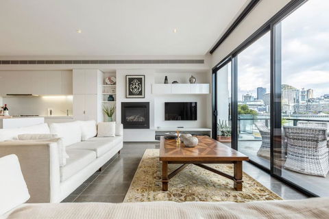 Luxury Waterfront 4BDR Townhouse With Amazing Views - Whitsundays Accommodation 3