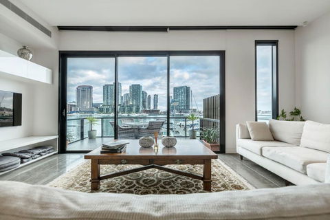 Luxury Waterfront 4BDR Townhouse With Amazing Views - Whitsundays Accommodation 0