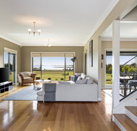 LUXURY WATERFRONT FAMILY HOME-TASMANIA I-L'Abode - Whitsundays Accommodation