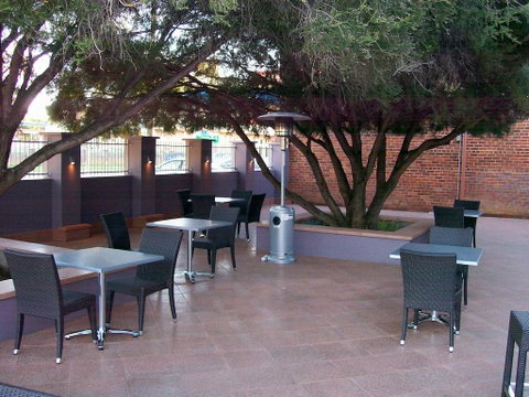 Mackellar Motel - Whitsundays Accommodation 3