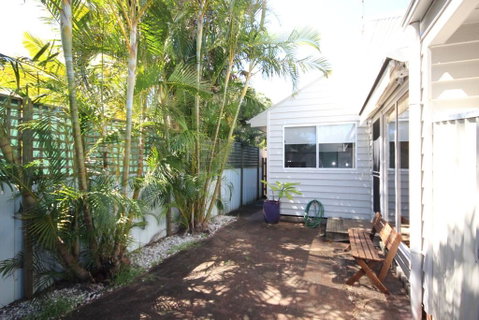 MAGIC BEACH HOUSE - PET FRIENDLY - Whitsundays Accommodation 1