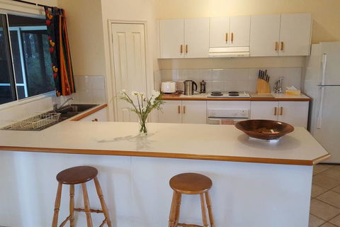 Magic Bush Hideaway 2 Azalea Court - Whitsundays Accommodation 2