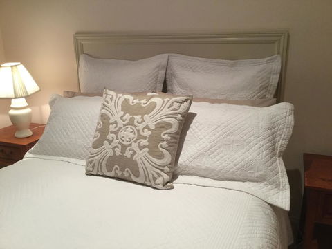 Magnolia Cottage - Whitsundays Accommodation 1