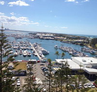 Main Beach Waterfront Apartment - Whitsundays Accommodation