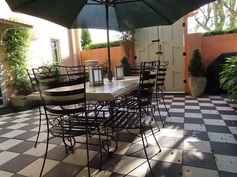 Maison De May Boutique Bed & Breakfast - Whitsundays Accommodation 1