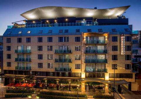 Majestic Roof Garden Hotel - Whitsundays Accommodation 2