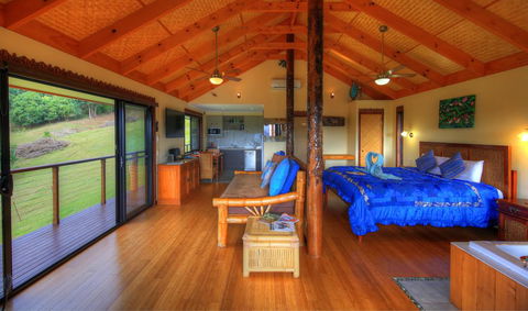 Maleny Tropical Retreat - Whitsundays Accommodation 2