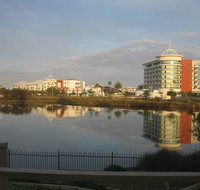 Mandurah Overlooking The Marina - Whitsundays Accommodation