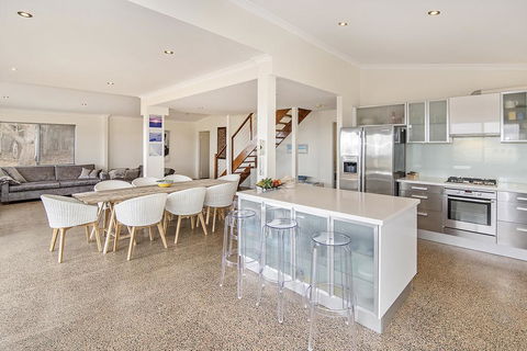 Margaret River Farmhouse - Whitsundays Accommodation 2