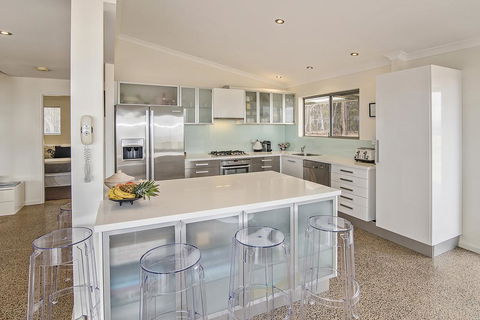 Margaret River Farmhouse - Whitsundays Accommodation 1