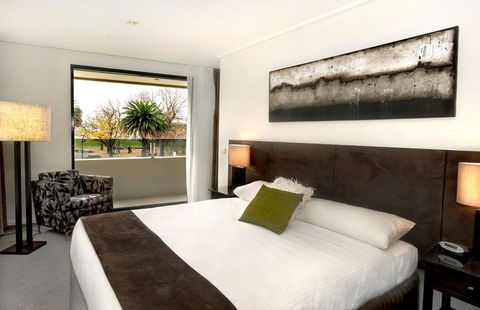 May Park Executive Apartments - Whitsundays Accommodation 3