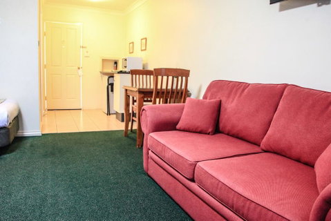 Maynestay Motel - Whitsundays Accommodation 1