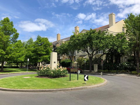 MCG, Rod Laver, City - Best Location In Melbourne - Whitsundays Accommodation 3