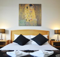 Meadowbrook Hotel Brisbane - Whitsundays Accommodation