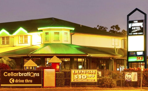 Meadowbrook Hotel Brisbane - Whitsundays Accommodation 1