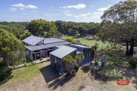 Melaleuca Retreat - Whitsundays Accommodation 2