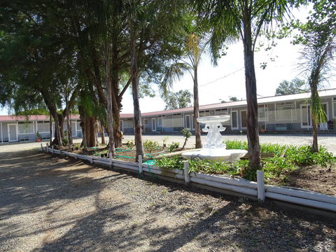 Mercury Motor Inn - Whitsundays Accommodation 1