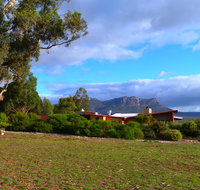 Meringa Springs - Whitsundays Accommodation