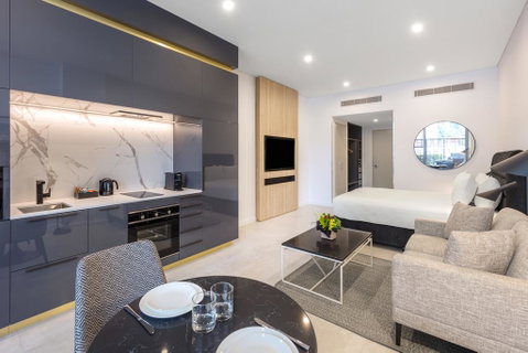 Meriton Suites Broadbeach - Whitsundays Accommodation 2