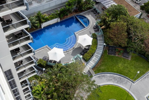 Meriton Suites Broadbeach - Whitsundays Accommodation 0