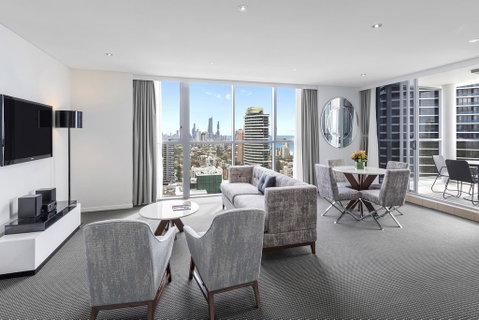 Meriton Suites Broadbeach - Whitsundays Accommodation 1