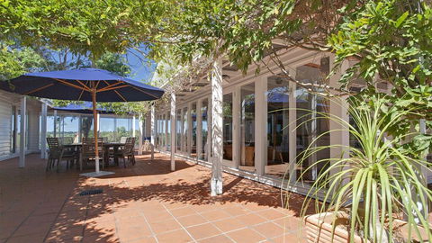 Merricks North Retreat - Country Home On 5 Acres - Whitsundays Accommodation 2