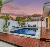 Miami Beachside Beach House - Whitsundays Accommodation