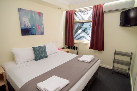 Miami Hotel Melbourne - Whitsundays Accommodation 1