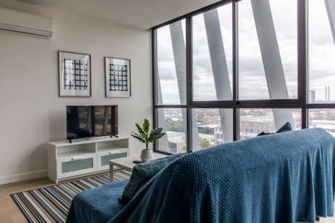 Modern 1 Bedroom Apartment With Rooftop Terrace And Spa - Whitsundays Accommodation 2